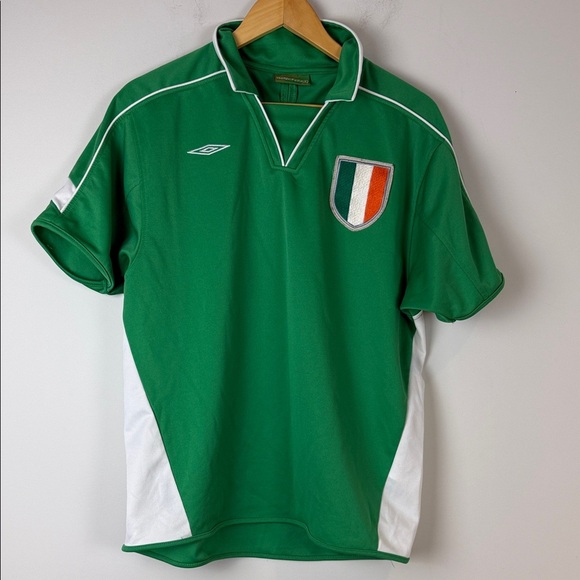 Vintage Umbro Ireland Football Soccer Jersey - Green and White Size Medium - Picture 1 of 7